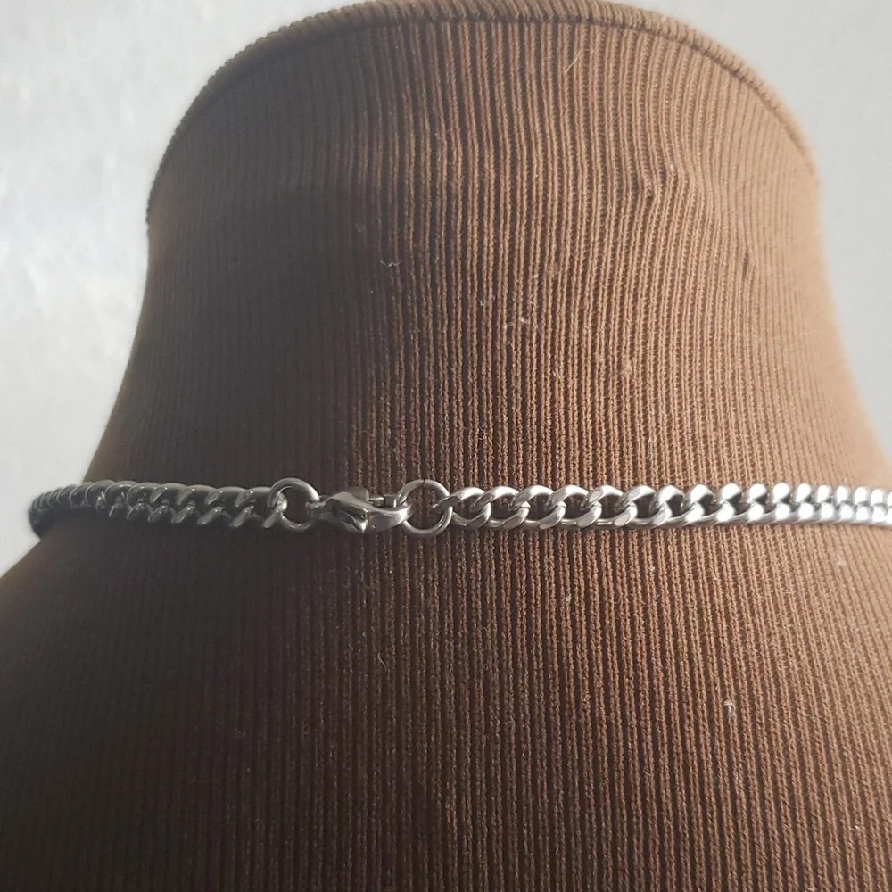 FASHION NECKLACE - Picture 2 of 2